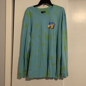 2x long sleeve green and blue MTV tee
